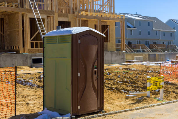 Best Portable restroom trailer rental  in Lewisburg, TN